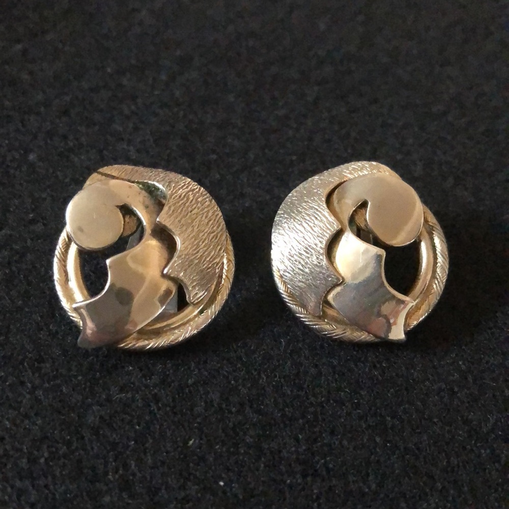 VTG SILVER TONE CLIP ON EARRINGS - ABSTRACT BABY IN THE MOON- EUC